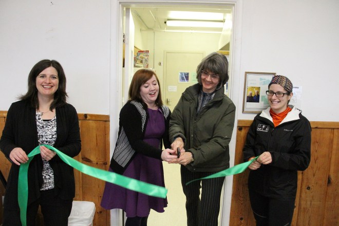 MarjorieHennessyAndCyndyGibsonCutRibbon