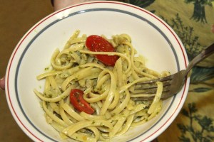 SampleBowlOfLinguineWithPestoAndClamSauce