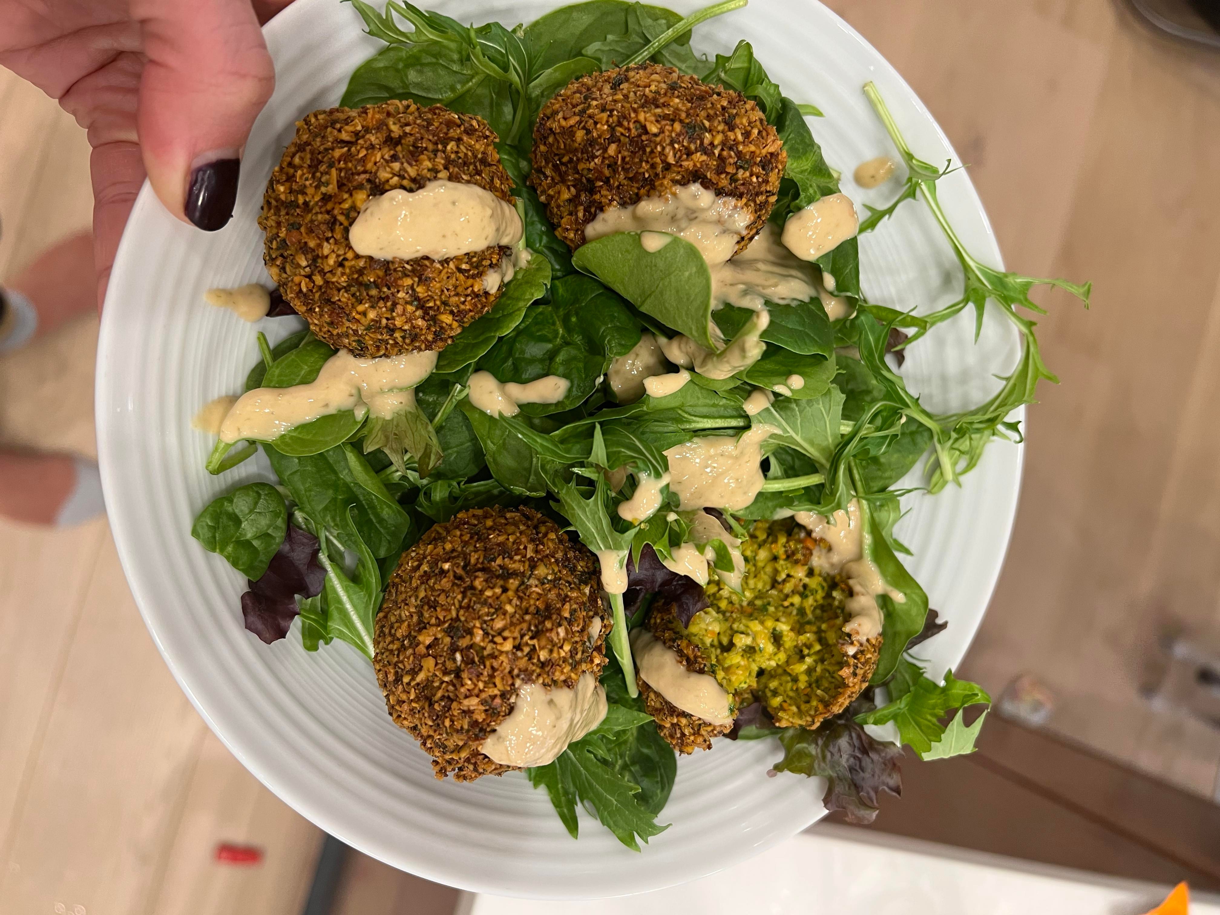 JessicaFalafelSaladLettuce
